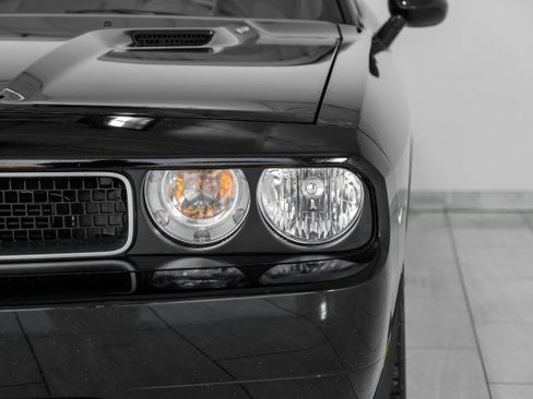 Used 2014 Dodge Challenger R/T image 33