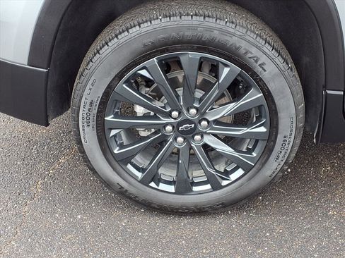 Used 2023 Chevrolet Traverse RS image 9