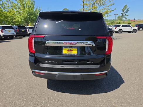 Certified 2024 GMC Yukon XL SLT w/ SLT Luxury Package AWD/4WD image 5