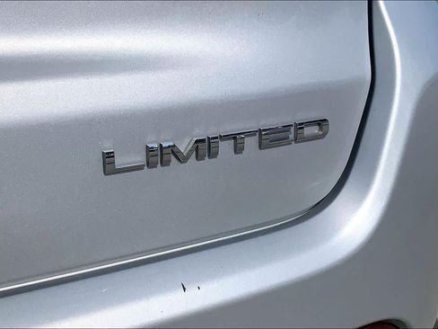 Used 2024 Jeep Compass Limited AWD/4WD image 10