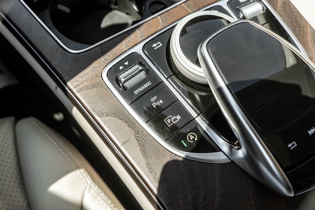 Used 2021 Mercedes-Benz C 300 4MATIC Sedan image 20