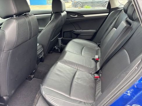Used 2016 Honda Civic Touring image 3