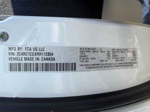 Used 2024 Chrysler Voyager LX image 40