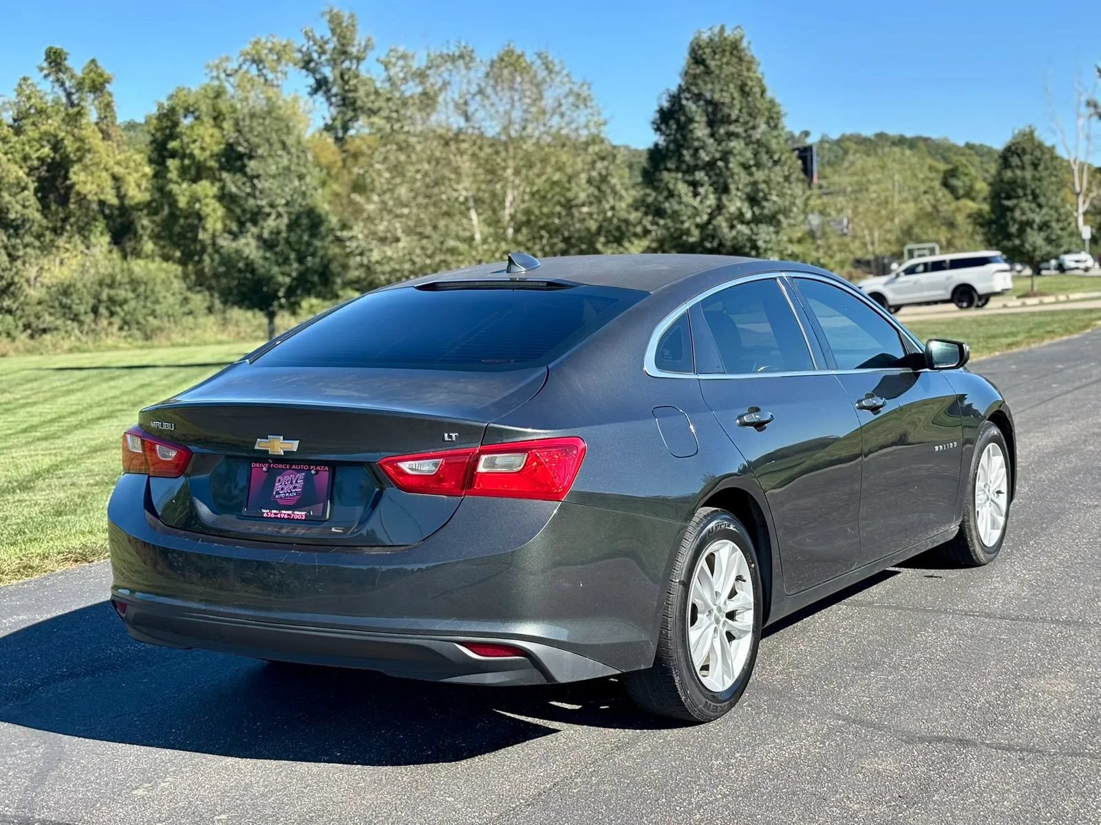 Used 2016 Chevrolet Malibu LT FWD image 6