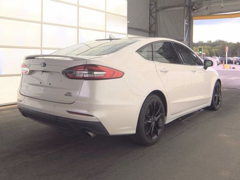 Used 2020 Ford Fusion SE w/ Equipment Group 151A FWD image 4