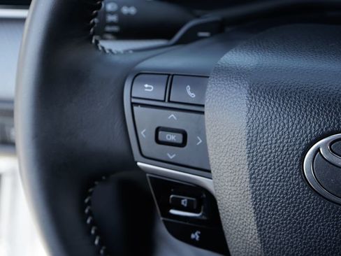 Used 2025 Toyota Camry SE image 21