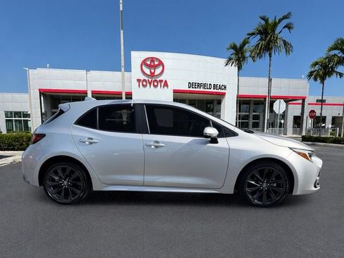 Used 2025 Toyota Corolla XSE FWD image 7