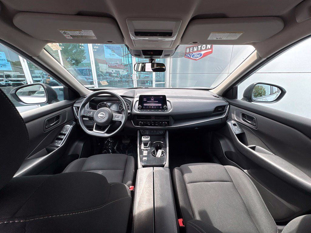 Used 2024 Nissan Rogue S FWD image 12