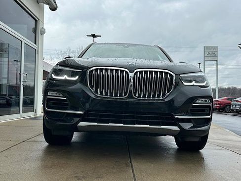 Used 2021 BMW X5 xDrive40i w/ Premium Package image 2