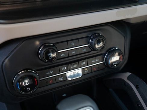 Used 2023 Ford Bronco Big Bend image 23