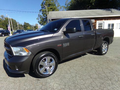 Used 2019 RAM 1500 Express w/ Express Value Package image 1