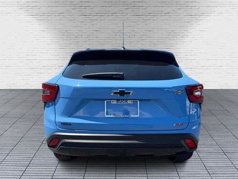Used 2024 Chevrolet Trax RS w/ Sunroof Package FWD image 15