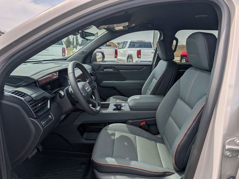 New 2026 GMC Acadia AT4 w/ LPO, Floor Liner Package AWD/4WD image 5