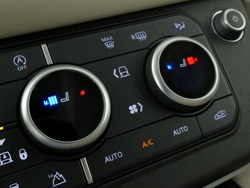 Used 2024 Land Rover Defender 110 S image 75