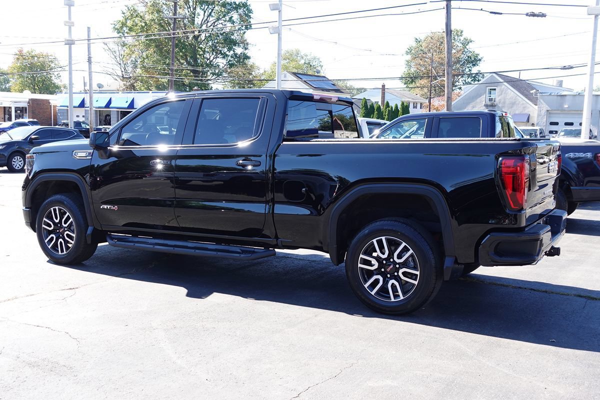 Used 2023 GMC Sierra 1500 AT4 w/ AT4 Preferred Package AWD/4WD image 2