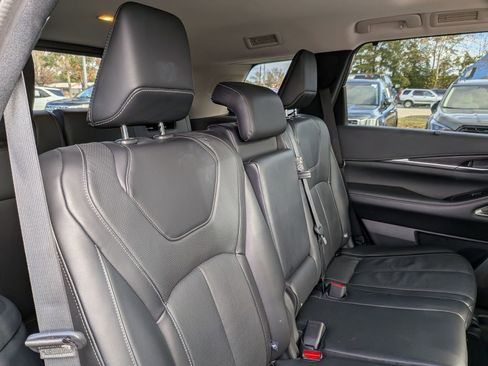 Used 2022 INFINITI QX60 Sensory w/ Cargo Package image 36