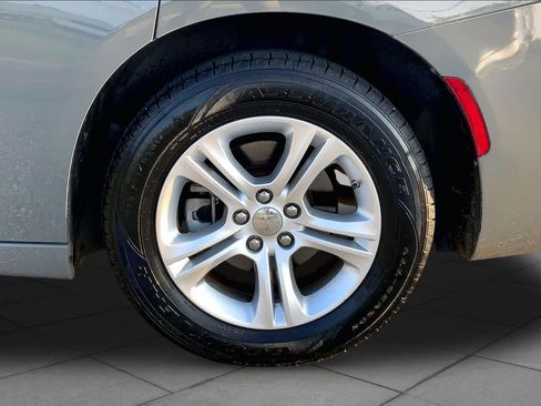 Used 2023 Dodge Charger SXT RWD image 11