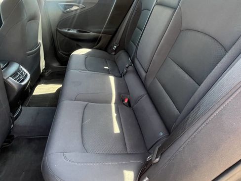 Used 2017 Chevrolet Malibu LT image 16