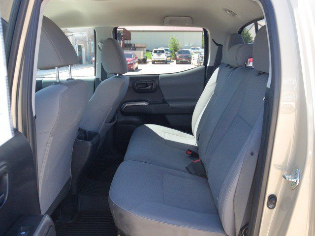 Used 2018 Toyota Tacoma SR5 AWD/4WD image 28