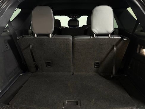 Used 2025 Ford Explorer ST-Line w/ ST-Line Street Pack image 36