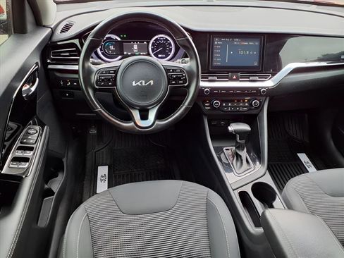 Used 2022 Kia Niro LXS image 11