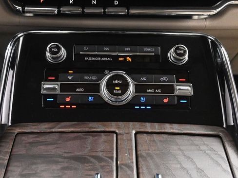 Used 2020 Lincoln Navigator Reserve w/ Cargo Convenience Package image 36