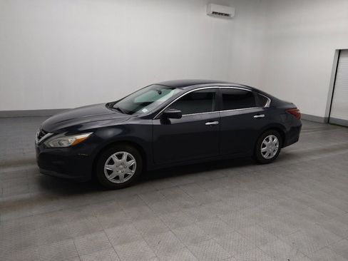 Used 2018 Nissan Altima 2.5 S w/ S Convenience Package FWD image 2