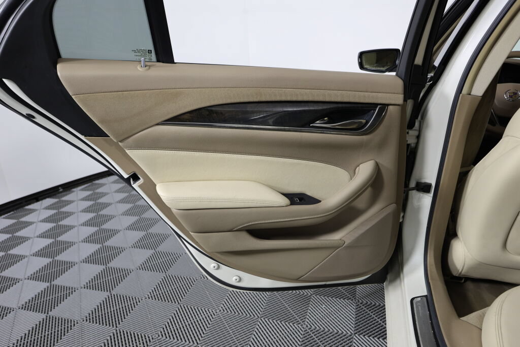 Used 2014 Cadillac CTS Luxury RWD image 16