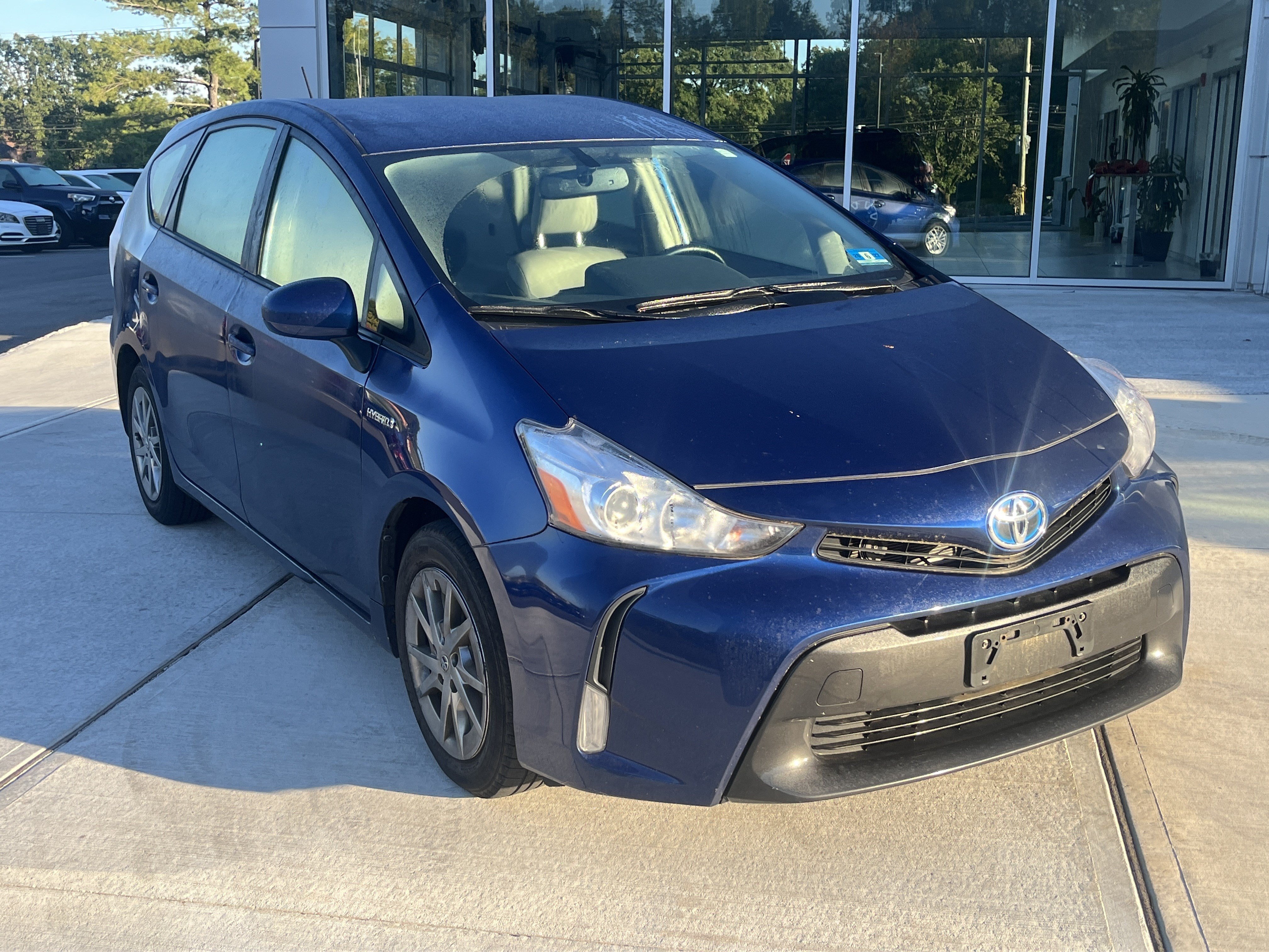 Used 2016 Toyota Prius V Four FWD image 2