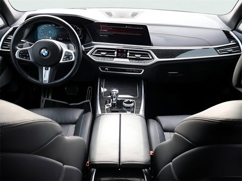 Used 2022 BMW X7 M50i w/ Dynamic Handling Package image 16