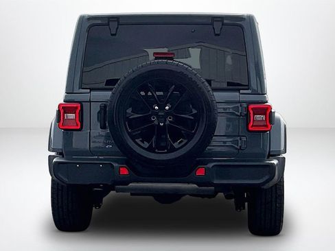 Used 2025 Jeep Wrangler Unlimited Sahara AWD/4WD image 7