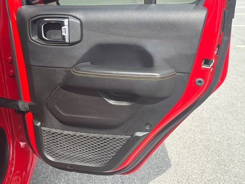 Used 2025 Jeep Wrangler Unlimited Sahara w/ Safety Group image 16