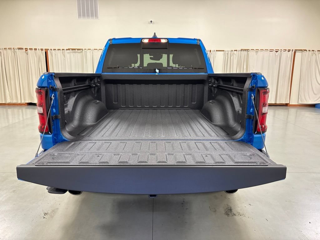 New 2026 RAM 1500 Big Horn w/ Night Edition AWD/4WD image 9