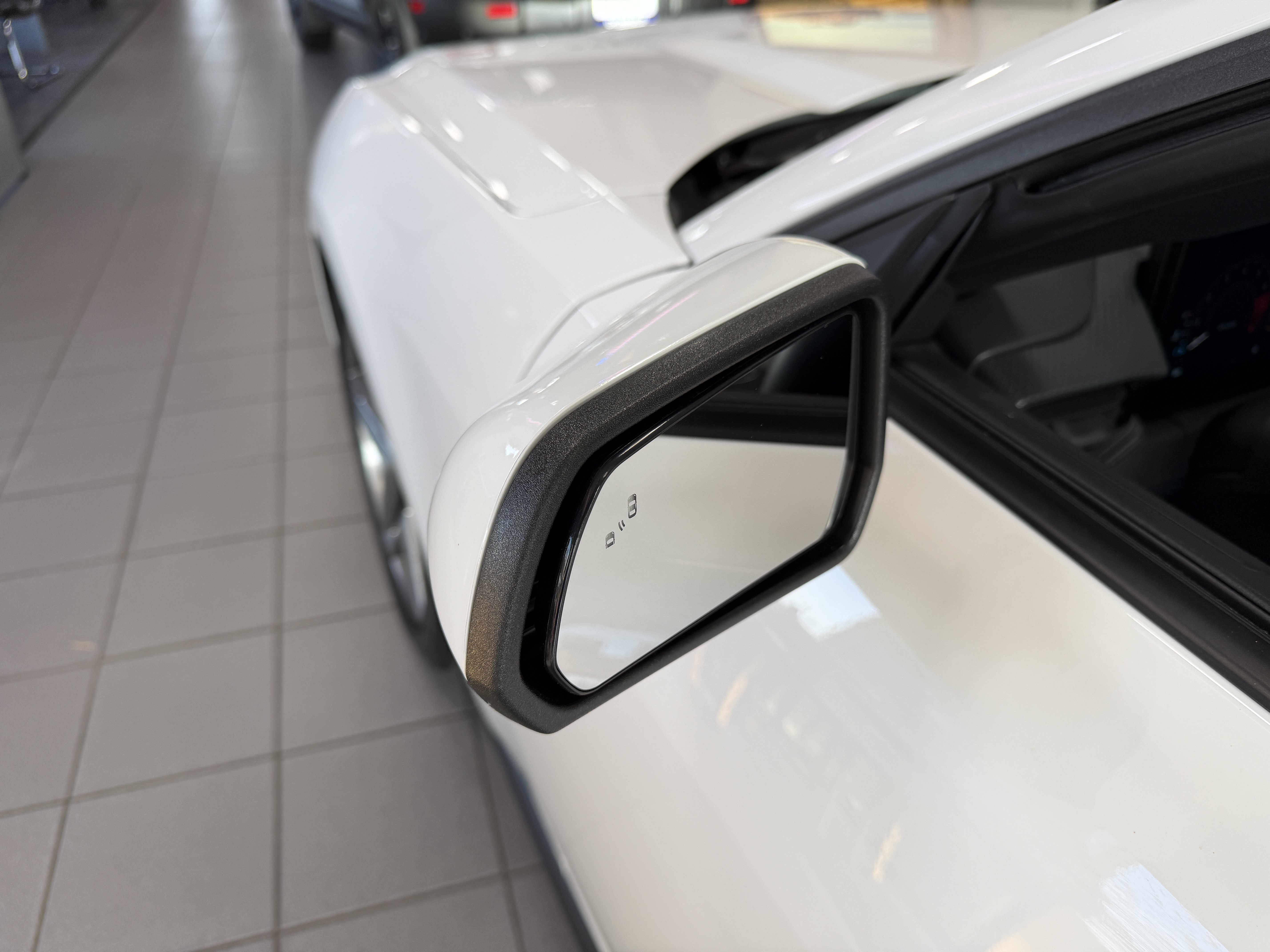 Used 2025 Ford Mustang Convertible RWD image 25