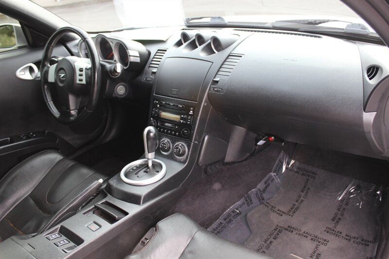 Used 2004 Nissan 350Z Touring w/ Cargo Convenience Pkg RWD image 13