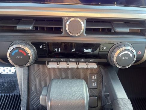 Used 2024 Toyota Tacoma TRD Sport image 28