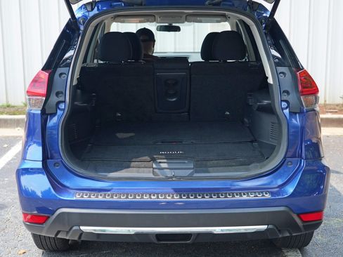 Used 2018 Nissan Rogue SV w/ Premium Package AWD/4WD image 8