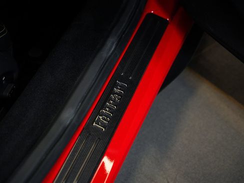 Used 2021 Ferrari F8 Tributo RWD image 5