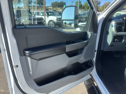 Used 2024 Ford F250 XLT image 7