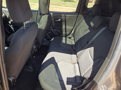 Used 2021 Jeep Renegade Latitude w/ Sun & Sound Group AWD/4WD image 11