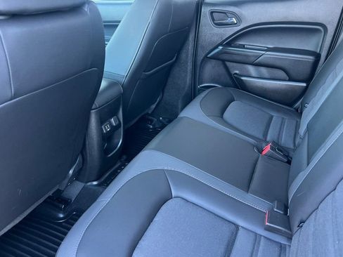 Certified 2022 GMC Canyon AT4 w/ Trailering Package image 9