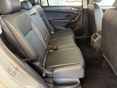 Used 2024 Volkswagen Tiguan SE AWD/4WD image 28