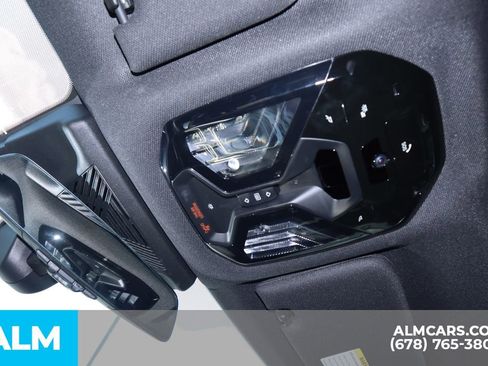 Used 2025 BMW 740i w/ Premium Package image 38