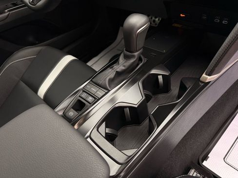 Used 2025 Toyota Camry SE image 23