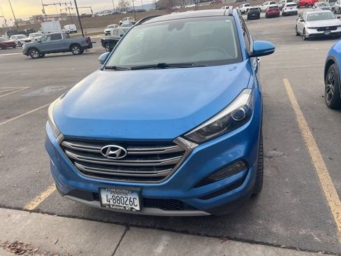Used 2017 Hyundai Tucson Limited w/ Limited Ultimate Package 03 image 2