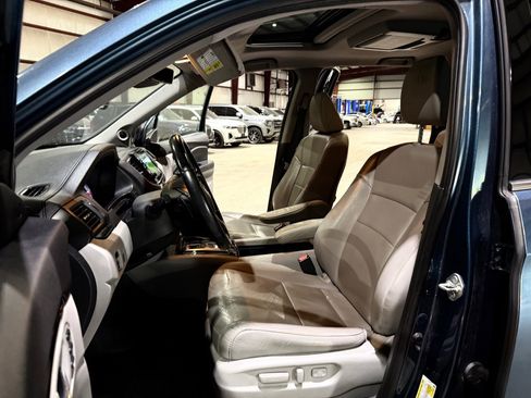 Used 2019 Honda Pilot Touring image 14