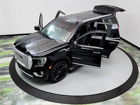 Used 2022 GMC Yukon Denali w/ Denali Premium Package AWD/4WD image 37