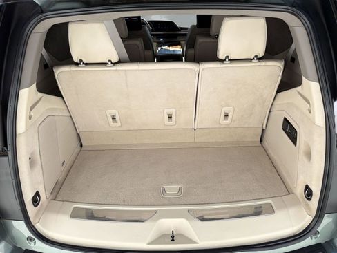 Certified 2024 Cadillac Escalade Premium Luxury Platinum w/ Heavy-Duty Trailer Package image 35