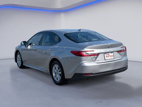 Used 2025 Toyota Camry LE FWD image 7