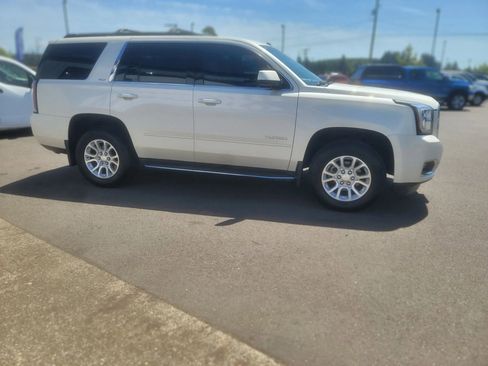 Used 2015 GMC Yukon SLT w/ HD Trailering Package AWD/4WD image 11